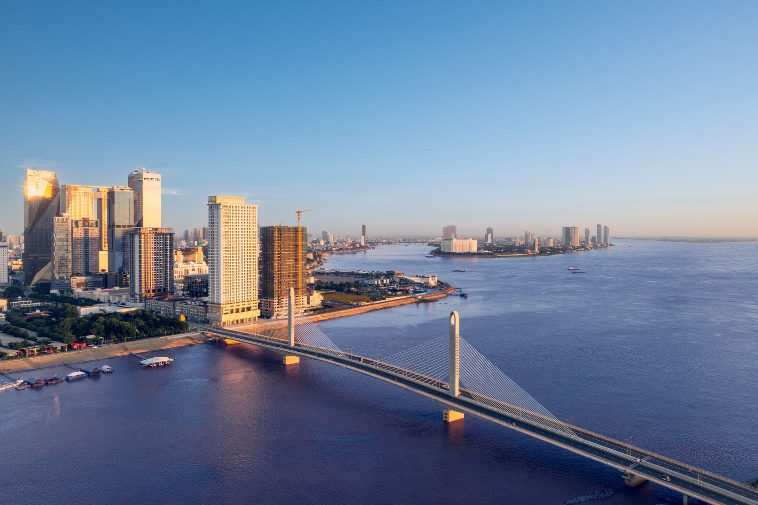 Diamond-Bay-Panoramic River and City Views